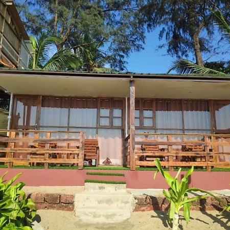 Sea Front Beach Huts Hotel Patnem Beach Exterior photo