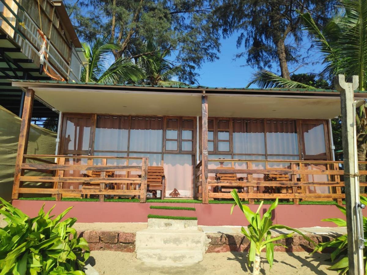 Sea Front Beach Huts Hotel Patnem Beach Exterior photo