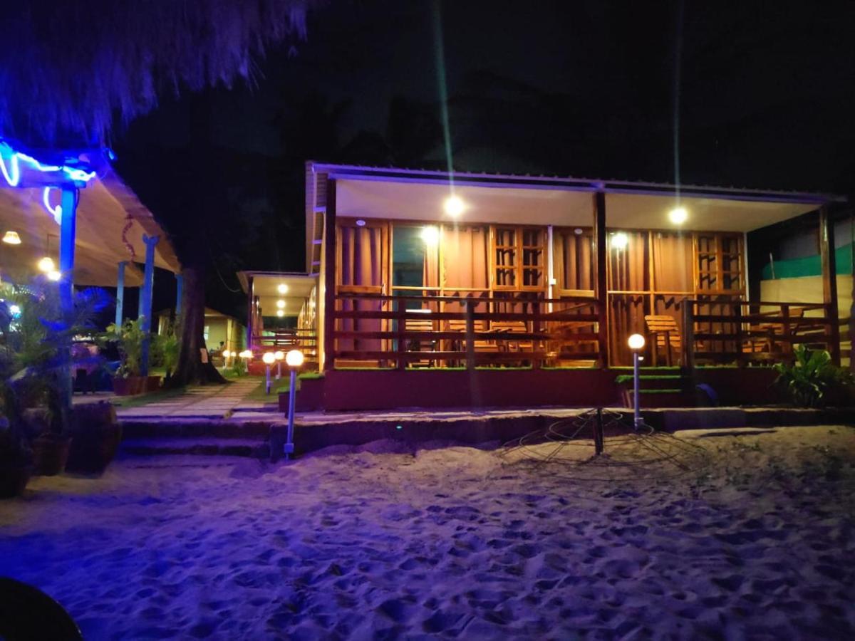 Sea Front Beach Huts Hotel Patnem Beach Exterior photo